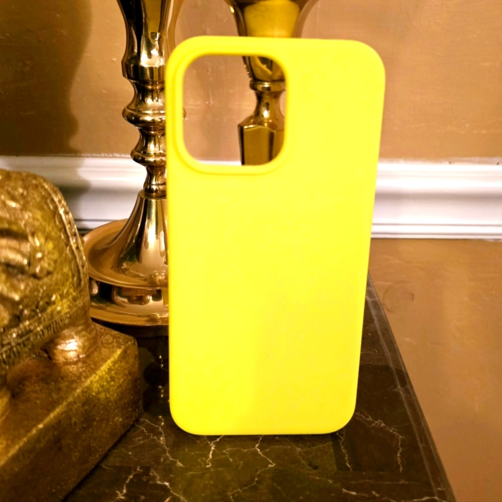 Elago Neon Yellow Liquid Silicone Case for iPhone 15 Pro Max (Used)